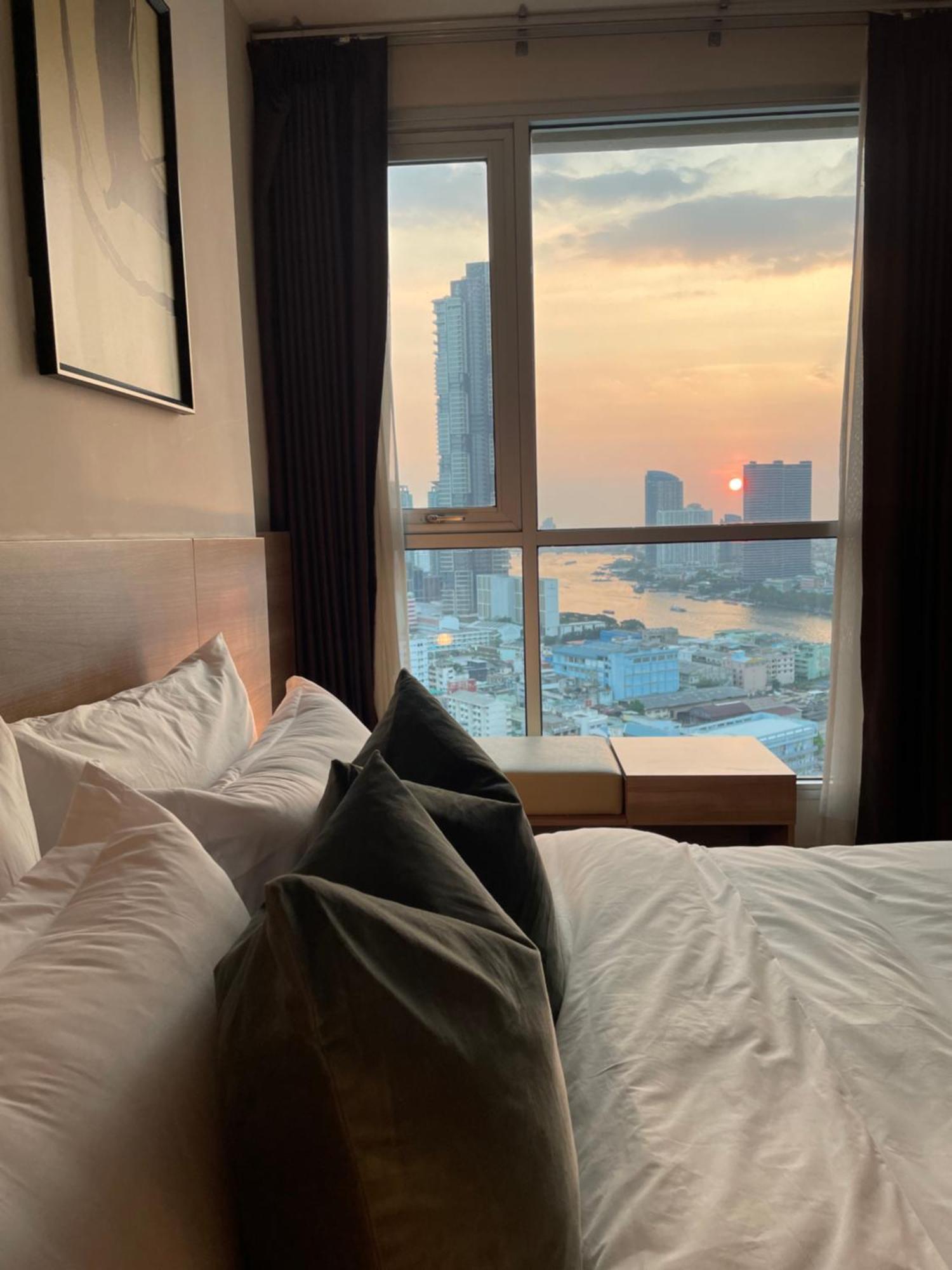 Luxurious River View With Train Access Pangsapuri Bangkok
